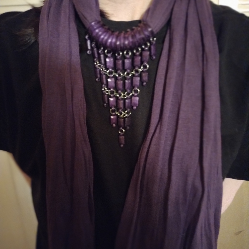EUC Vintage Purple Jeweled Necklace Scarf!